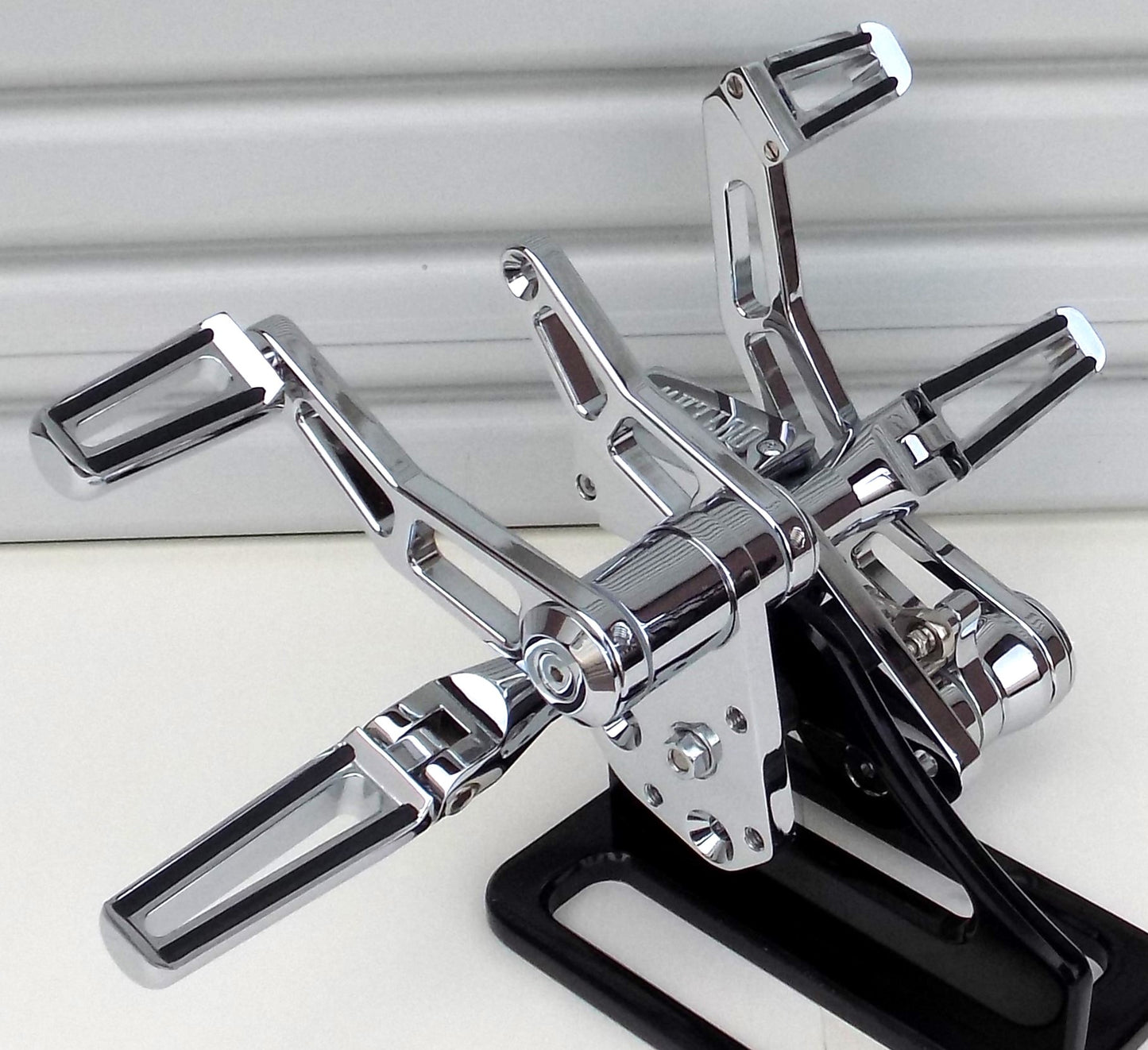 FORWARD CONTROLS - 84-99 SOFTAIL / RIGID / FX / FL - CHROME