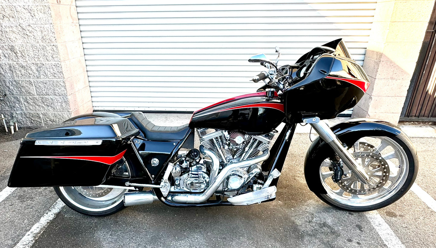 CUSTOM HOT-ROD BAGGER W/ 127” MOTOR