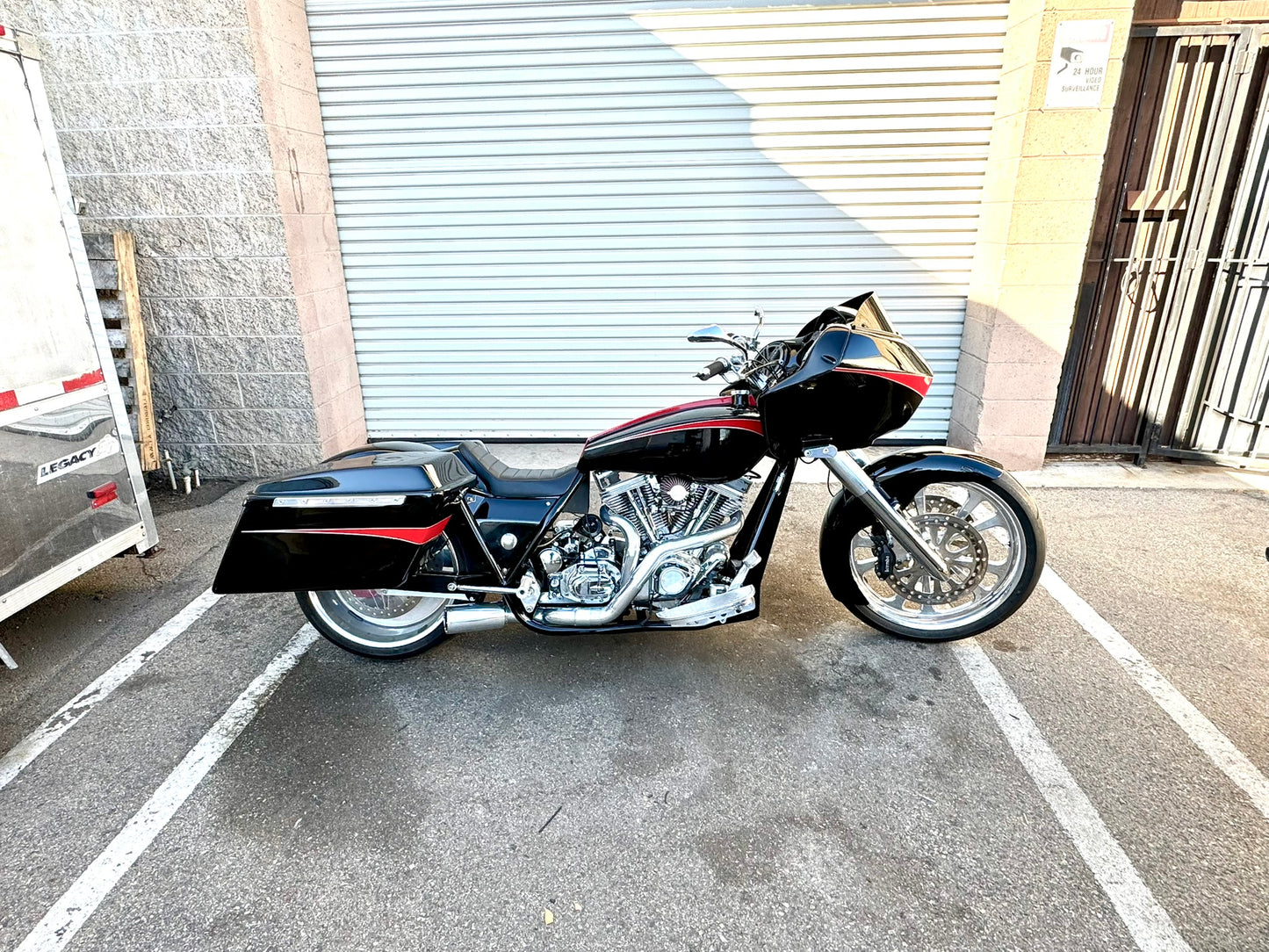 CUSTOM HOT-ROD BAGGER W/ 127” MOTOR