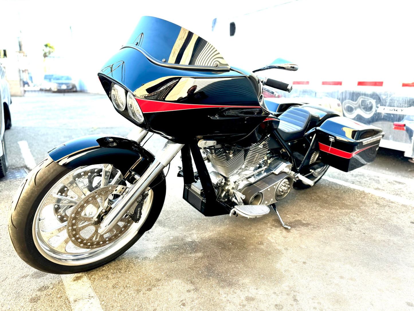 CUSTOM HOT-ROD BAGGER W/ 127” MOTOR