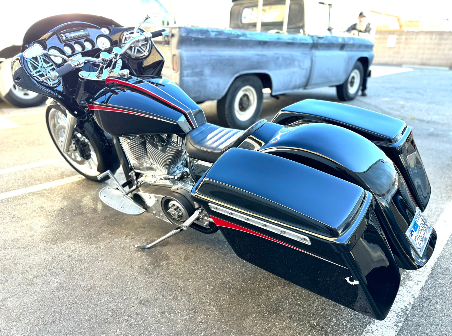 CUSTOM HOT-ROD BAGGER W/ 127” MOTOR