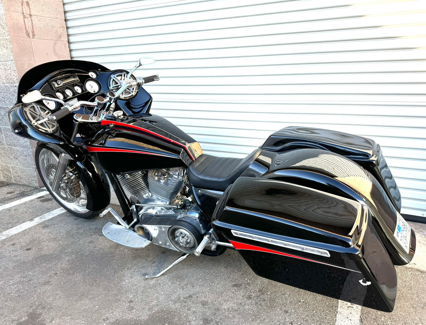 CUSTOM HOT-ROD BAGGER W/ 127” MOTOR