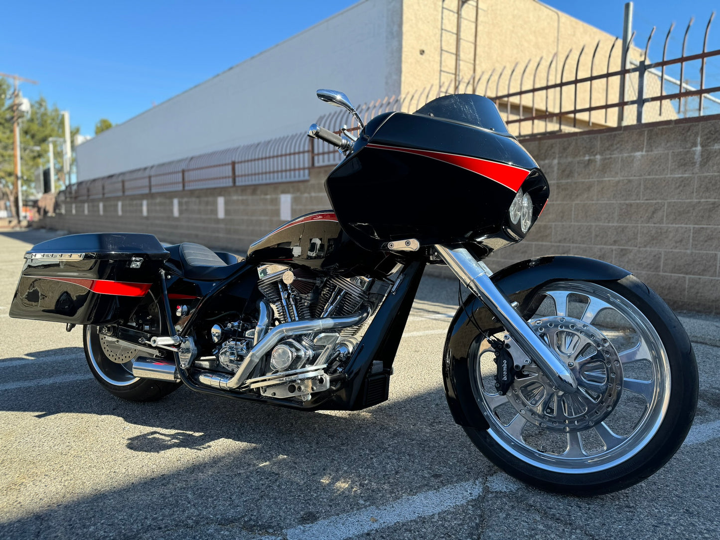 CUSTOM HOT-ROD BAGGER W/ 127” MOTOR