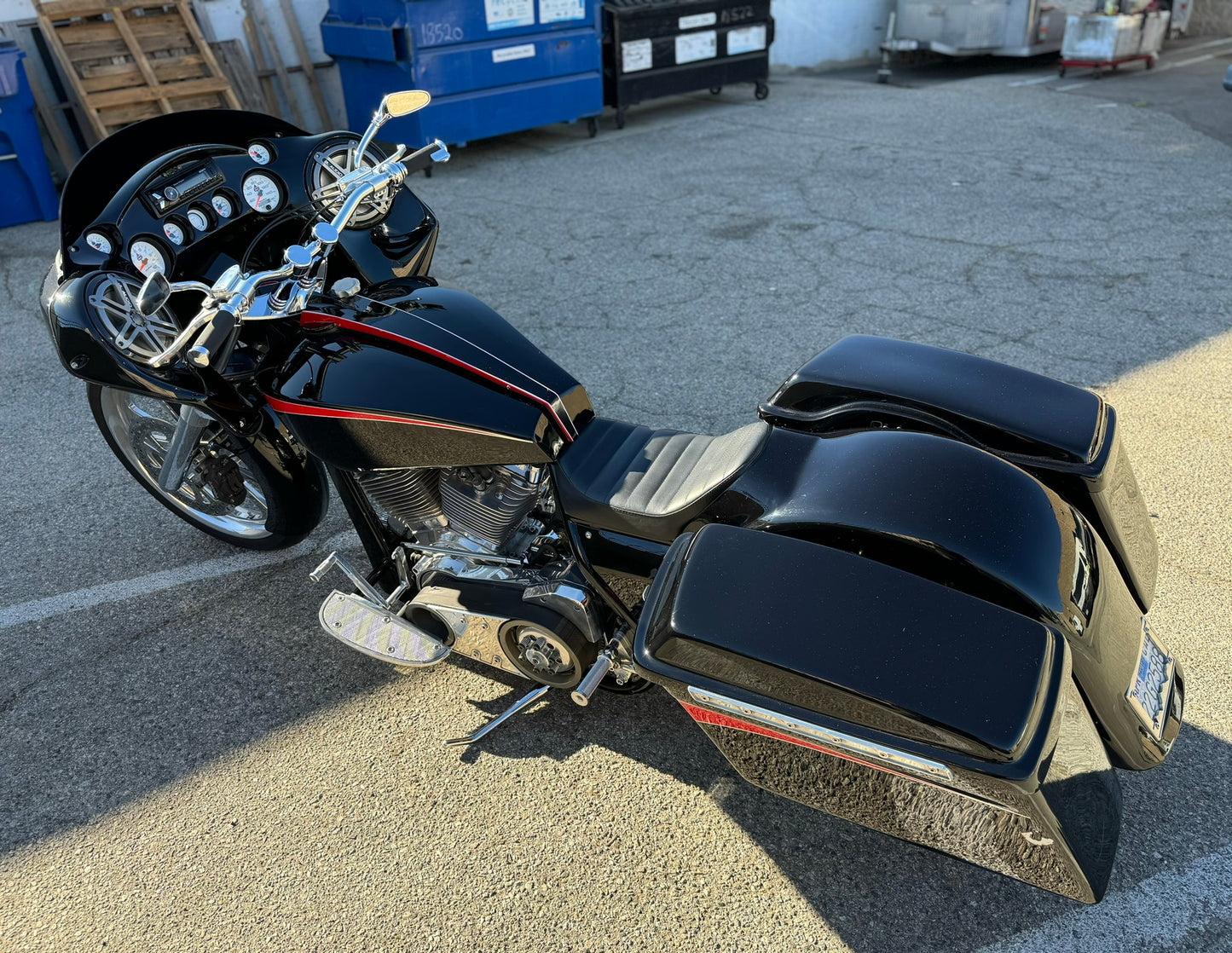 CUSTOM HOT-ROD BAGGER W/ 127” MOTOR