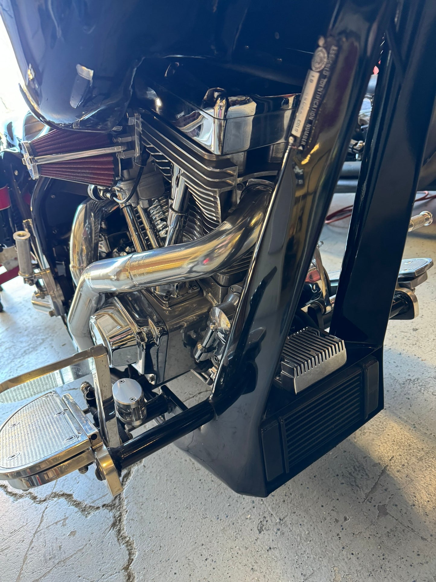 CUSTOM HOT-ROD BAGGER W/ 127” MOTOR
