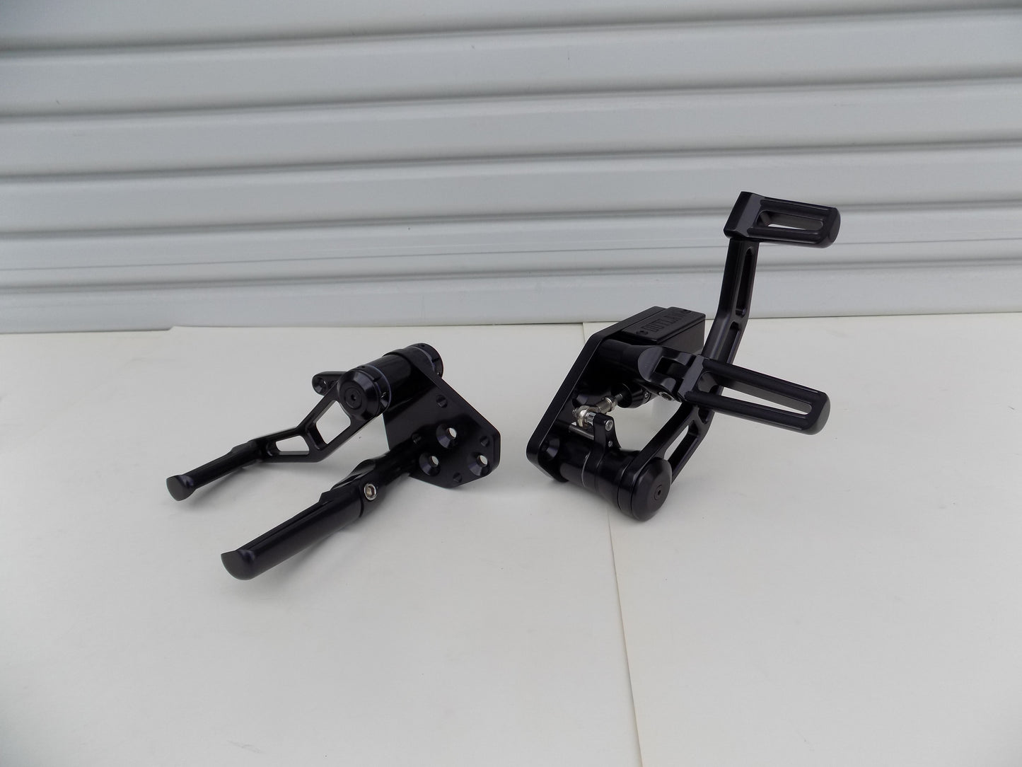FORWARD CONTROLS - 84-99 SOFTAIL / RIGID / FX / FL - BLACK