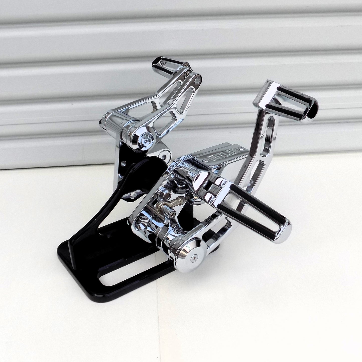 CHROME FORWARD CONTROLS & KICKSTAND 84-99 SOFTAIL BIG TWIN RIGID FX/FL