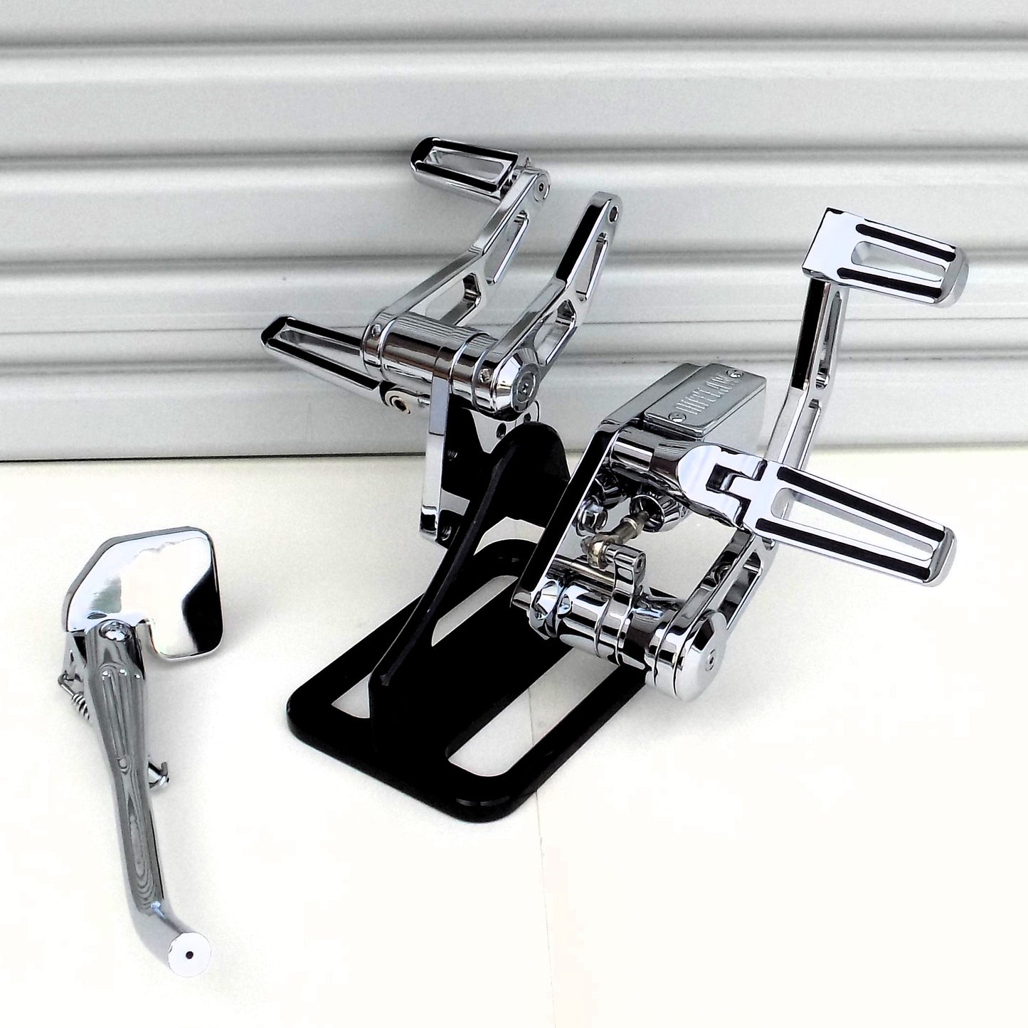 CHROME FORWARD CONTROLS & KICKSTAND 84-99 SOFTAIL BIG TWIN RIGID FX/FL